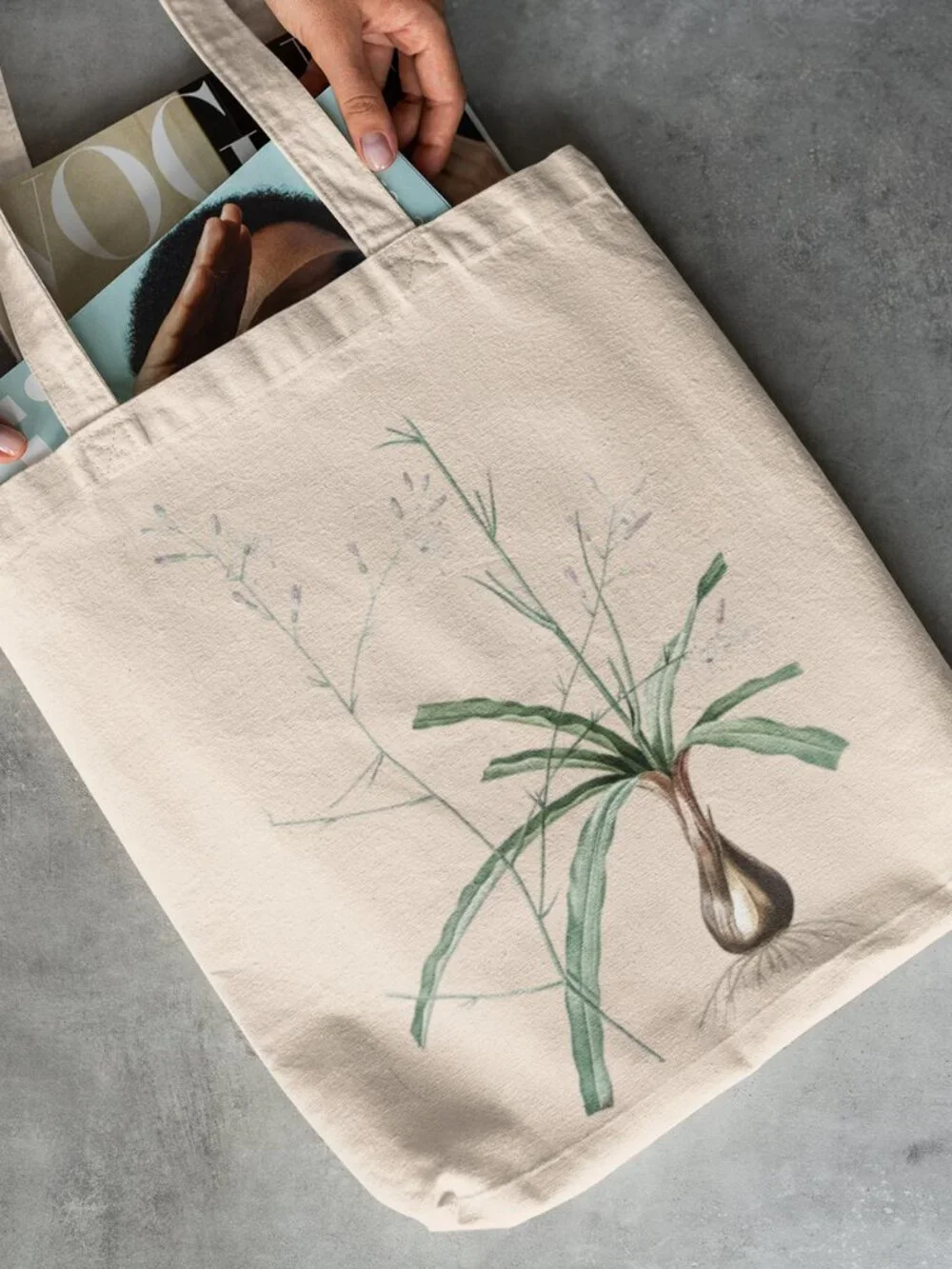 Wavy-Leafed Soap Plant Vintage Floral Print Graphic Canvas Tote Bag